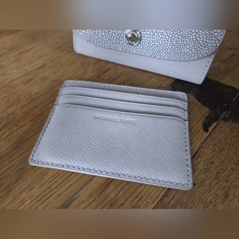 MK Lilac Women's Clutch - Picture 7 of 9